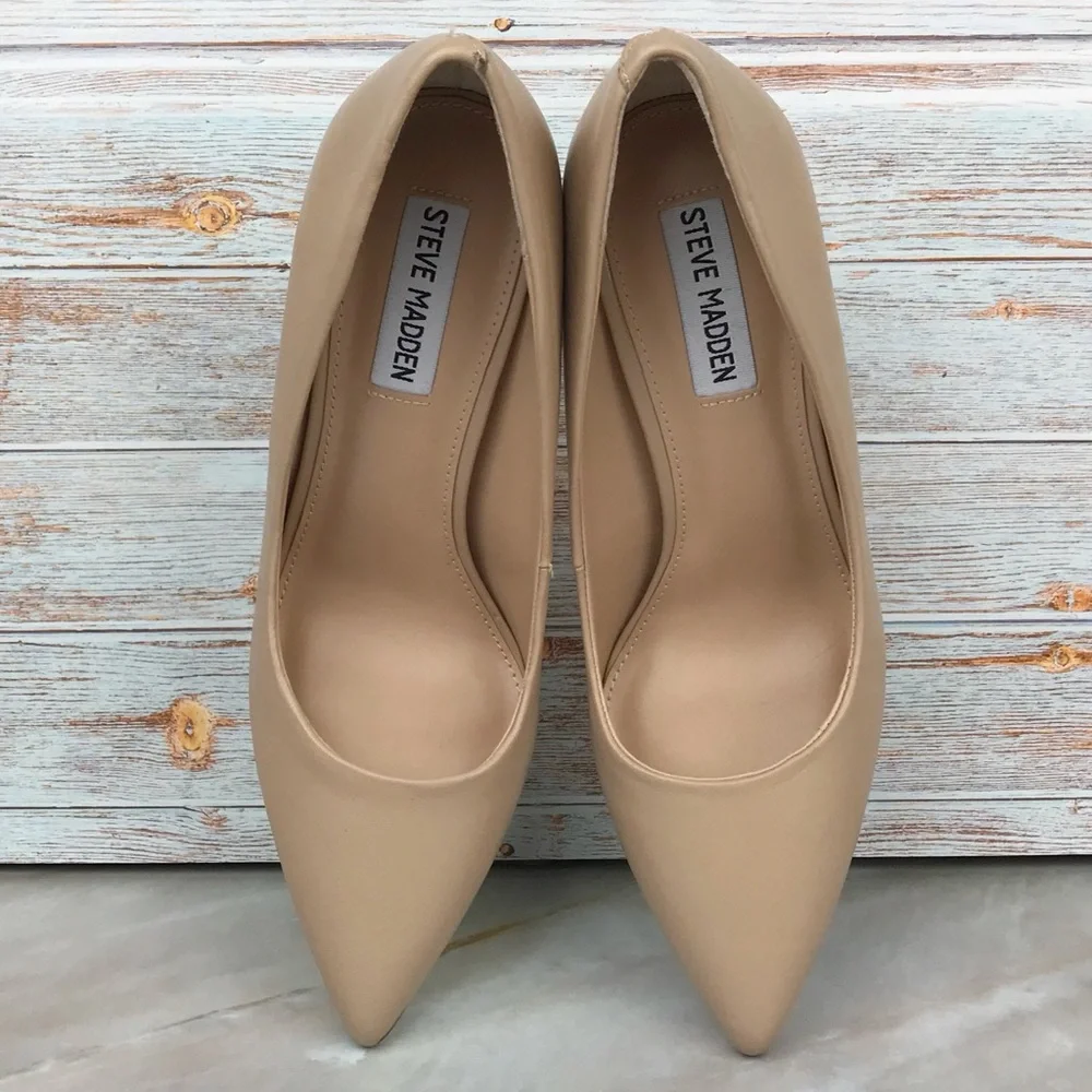 Steve Madden Luiza Stilettos in Nude/Beige
